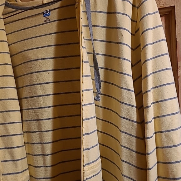 SJB yellow hoodie - Picture 5 of 13